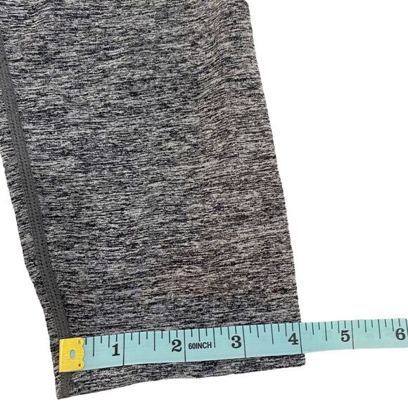 Fabletics Charcoal Heather Gray & Black Seamless Capri Leggings, Size Small - Picture 7 of 12